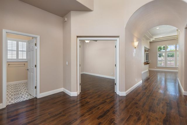 851 E Mill Creek Drive, Fresno, CA 93720