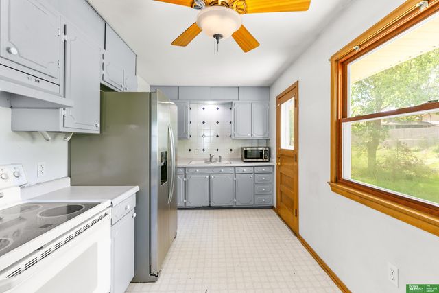 4216 N 91st Street, Omaha, NE 68134