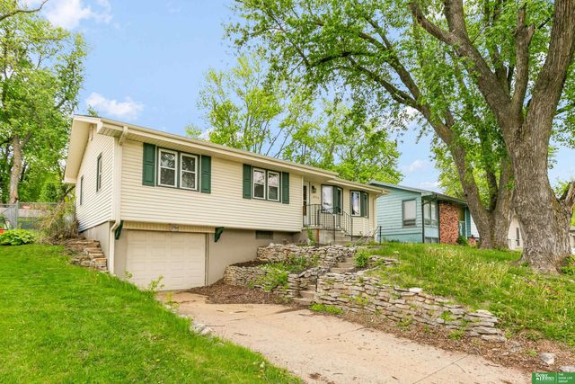 4216 N 91st Street, Omaha, NE 68134