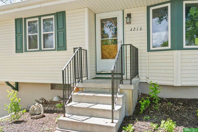 4216 N 91st Street, Omaha, NE 68134