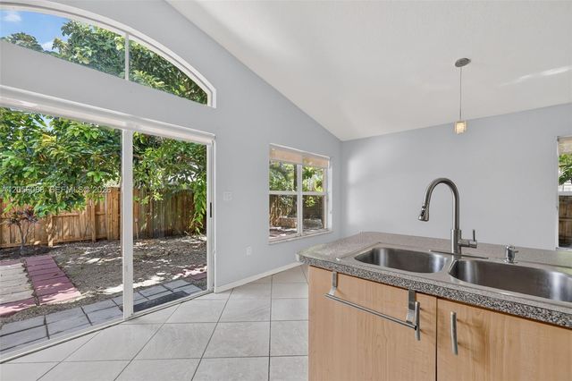 2073 SE 13th Street, Homestead, FL 33035