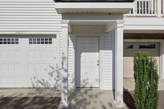 3837 Colonial Green CIR, Roanoke, VA 24018