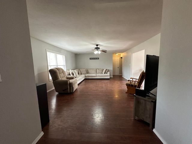 3524 E State Highway Cc, Fair Grove, MO 65648