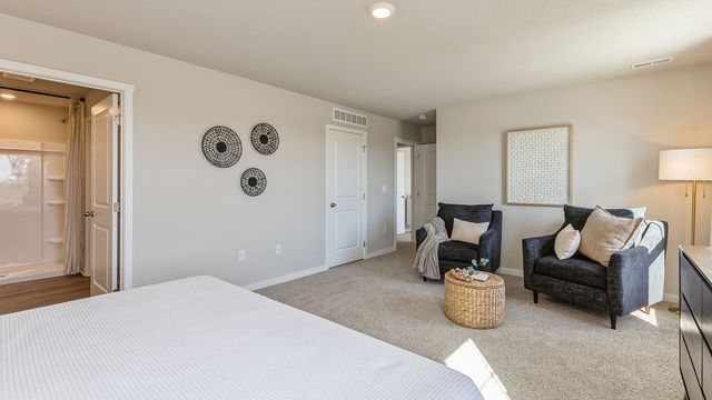 2438 SE Creekhill Way, West Des Moines, IA 50265