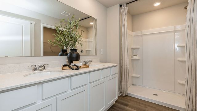 2438 SE Creekhill Way, West Des Moines, IA 50265