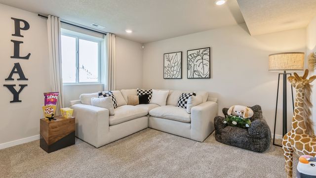 2438 SE Creekhill Way, West Des Moines, IA 50265