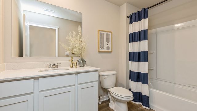 2438 SE Creekhill Way, West Des Moines, IA 50265