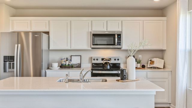 2438 SE Creekhill Way, West Des Moines, IA 50265