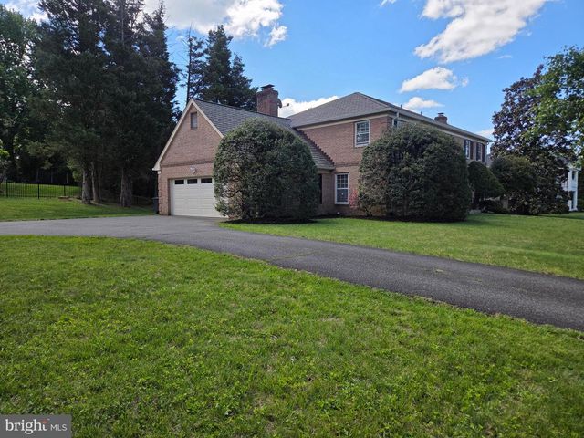 1209 PERRY WILLIAM DR, Mclean, VA 22101
