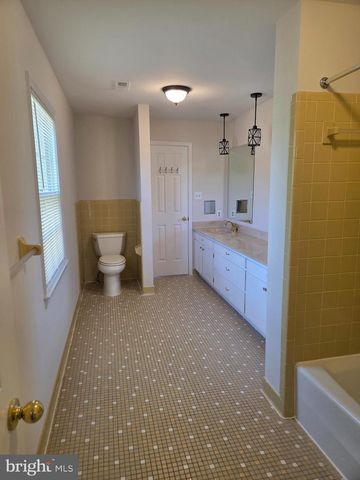 1209 PERRY WILLIAM DR, Mclean, VA 22101