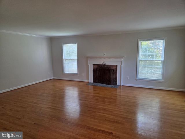 1209 PERRY WILLIAM DR, Mclean, VA 22101