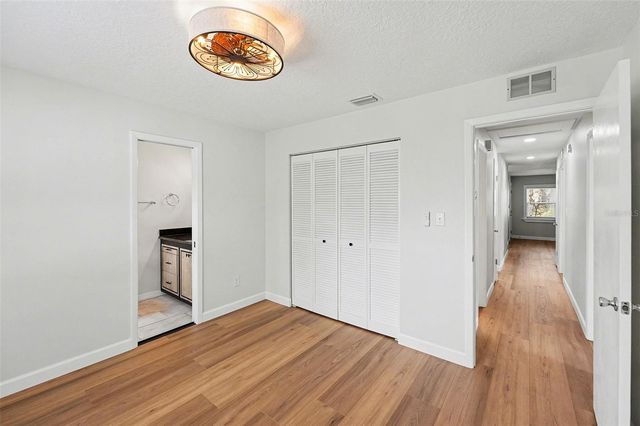 9605 N EDISON AVENUE, Tampa, FL 33612