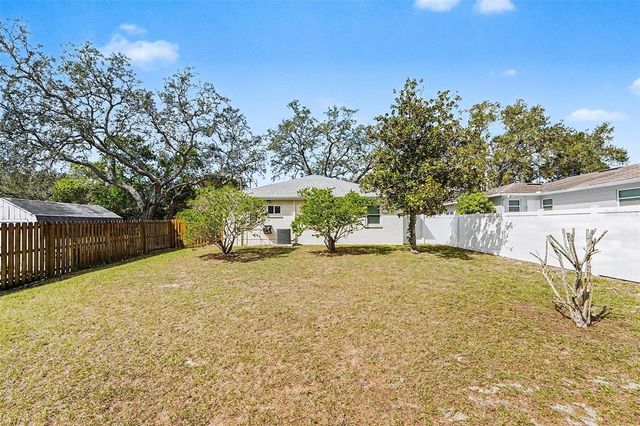 9605 N EDISON AVENUE, Tampa, FL 33612