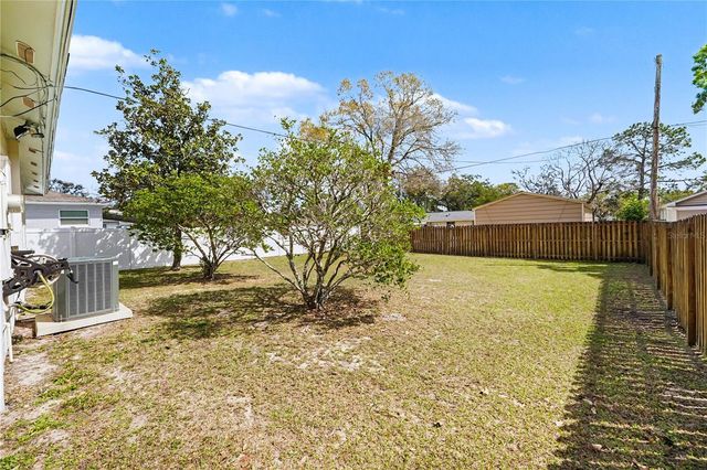 9605 N EDISON AVENUE, Tampa, FL 33612