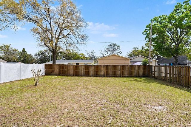 9605 N EDISON AVENUE, Tampa, FL 33612