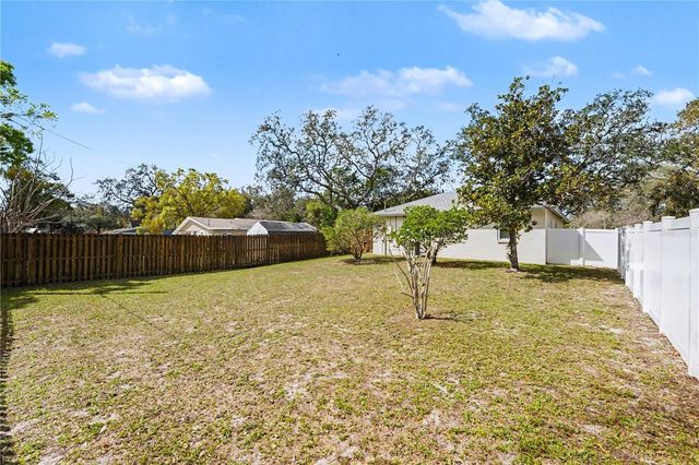 9605 N EDISON AVENUE, Tampa, FL 33612