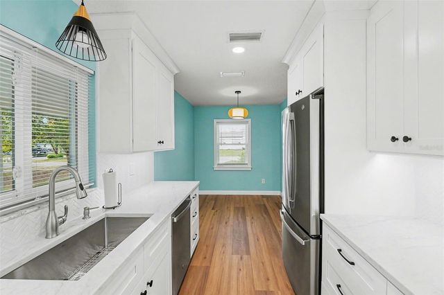 9605 N EDISON AVENUE, Tampa, FL 33612