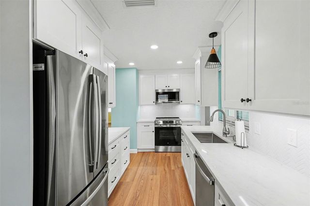 9605 N EDISON AVENUE, Tampa, FL 33612