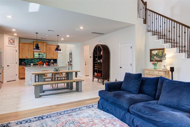 175 Goshen DR, Dripping Springs, TX 78620