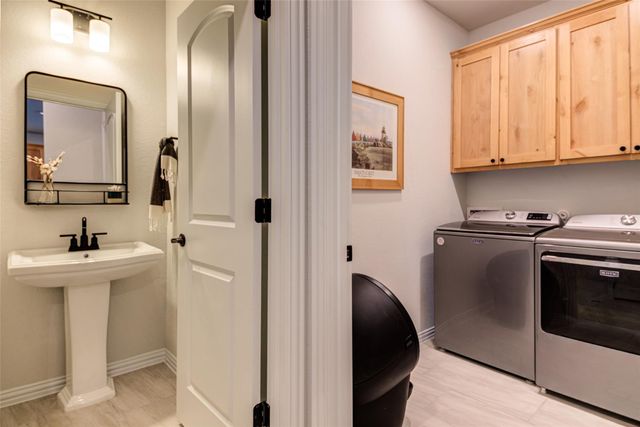 175 Goshen DR, Dripping Springs, TX 78620