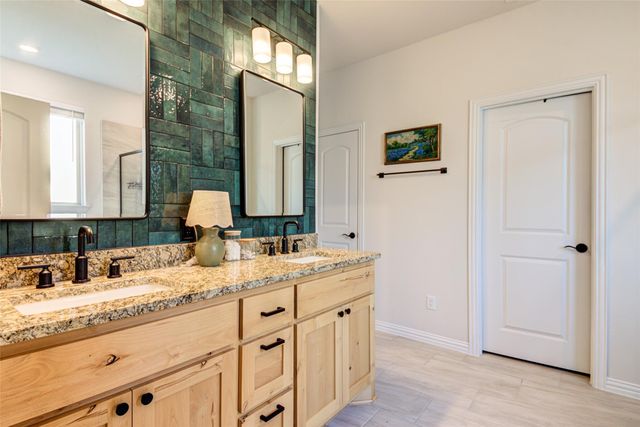 175 Goshen DR, Dripping Springs, TX 78620