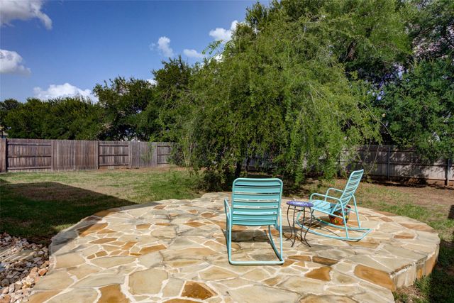 175 Goshen DR, Dripping Springs, TX 78620