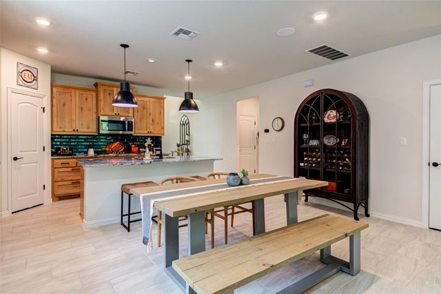 175 Goshen DR, Dripping Springs, TX 78620
