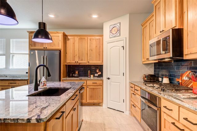 175 Goshen DR, Dripping Springs, TX 78620