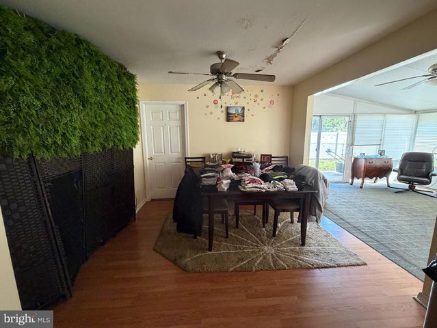 1904 SHIPLEY RD, Wilmington, DE 19803