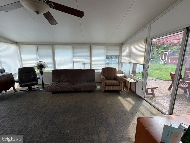 1904 SHIPLEY RD, Wilmington, DE 19803