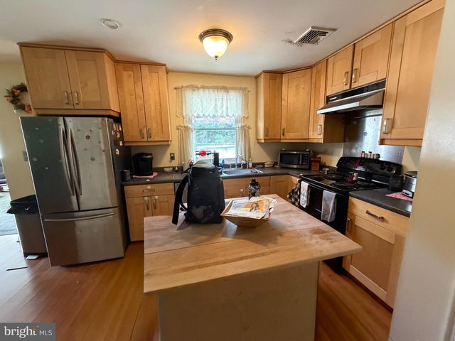 1904 SHIPLEY RD, Wilmington, DE 19803