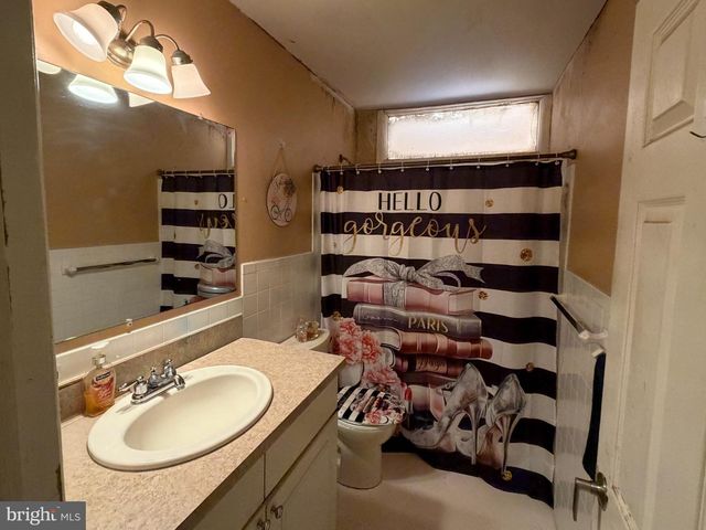 1904 SHIPLEY RD, Wilmington, DE 19803