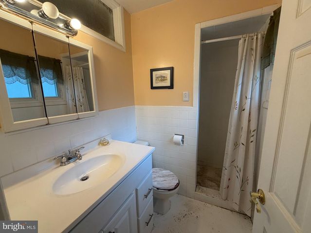 1904 SHIPLEY RD, Wilmington, DE 19803