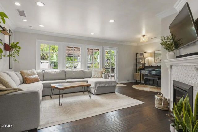 630 Redwood Avenue, Ventura, CA 93003