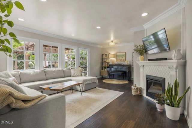 630 Redwood Avenue, Ventura, CA 93003