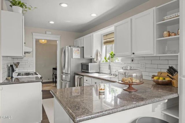 630 Redwood Avenue, Ventura, CA 93003