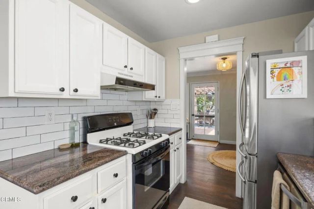 630 Redwood Avenue, Ventura, CA 93003