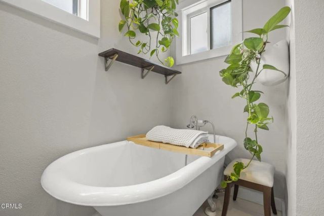 630 Redwood Avenue, Ventura, CA 93003