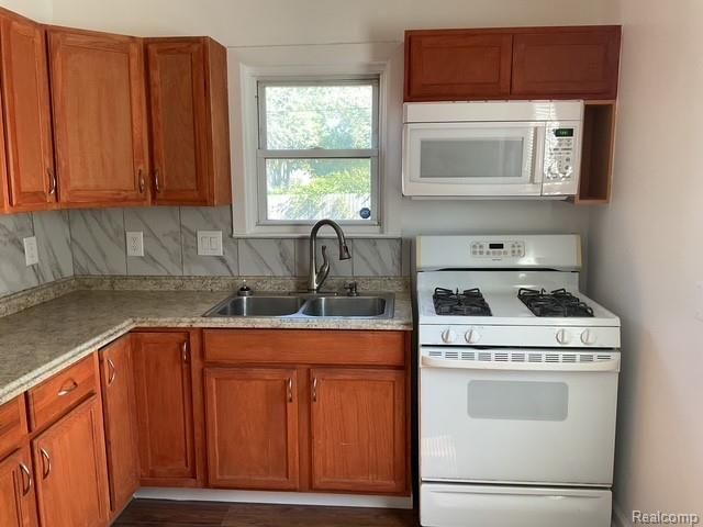 7235 Maxwell Avenue, Warren, MI 48091