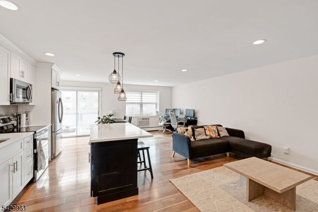 20 Jefferson St A8, Hackensack City, NJ 07601