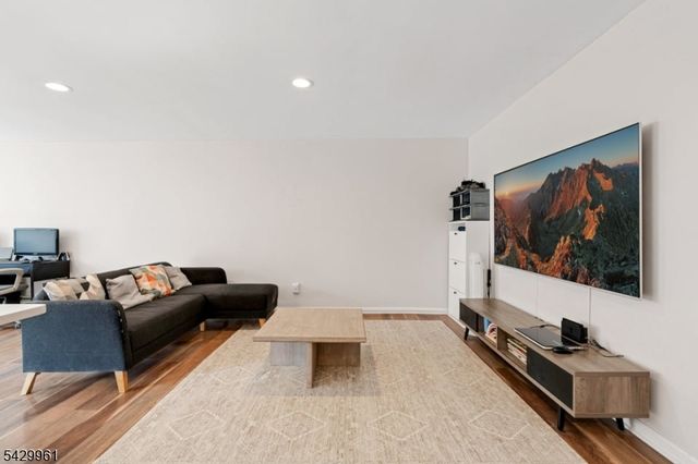 20 Jefferson St A8, Hackensack City, NJ 07601
