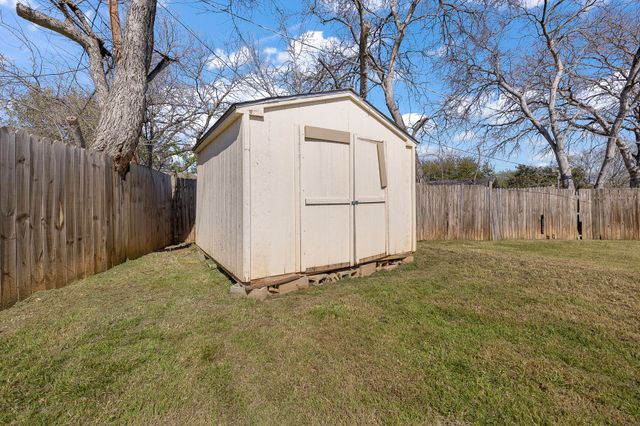 6431 Jerrell Street, North Richland Hills, TX 76180