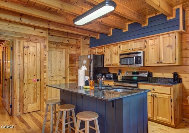 156 White Oak Resort Way, Gatlinburg, TN 37738