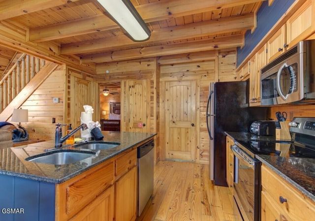 156 White Oak Resort Way, Gatlinburg, TN 37738