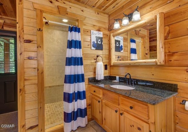 156 White Oak Resort Way, Gatlinburg, TN 37738
