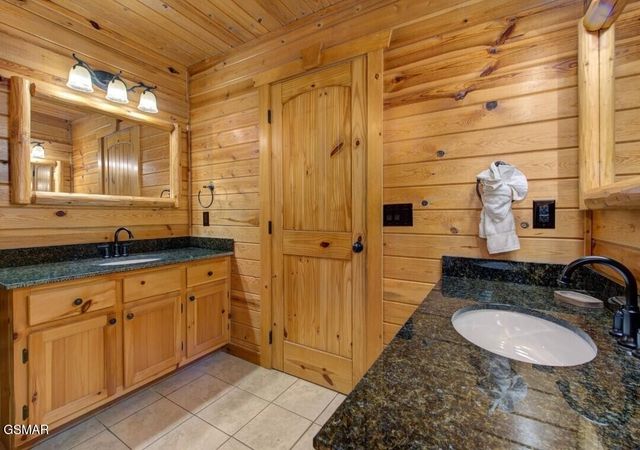 156 White Oak Resort Way, Gatlinburg, TN 37738