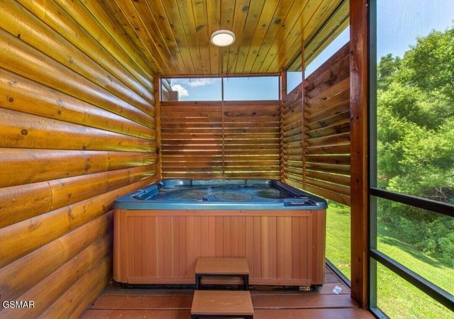 156 White Oak Resort Way, Gatlinburg, TN 37738
