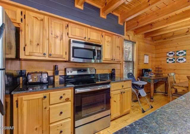 156 White Oak Resort Way, Gatlinburg, TN 37738