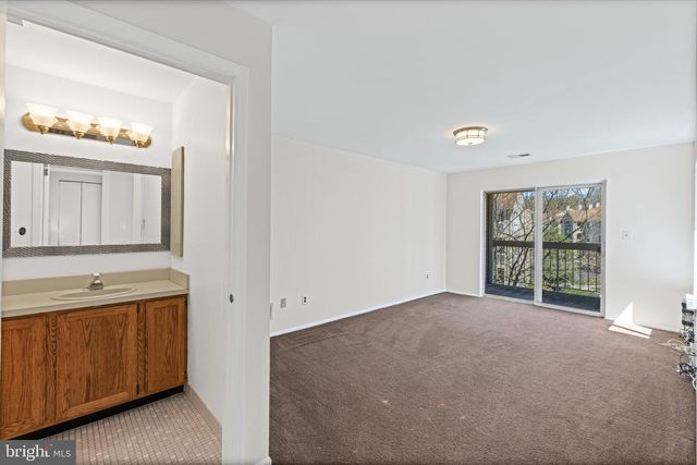 341 SILVIA ST, Ewing, NJ 08628