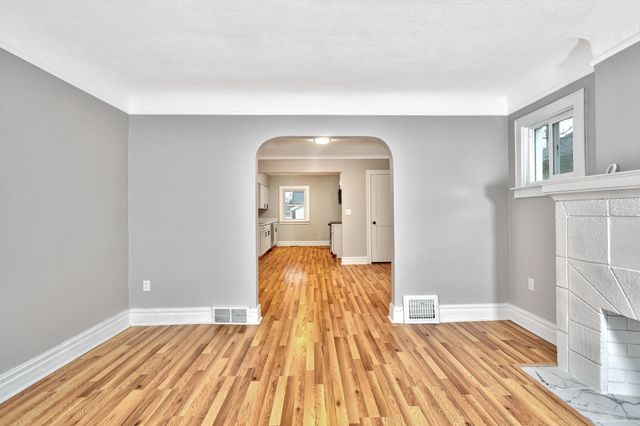 345 E Goulson Avenue, Hazel Park, MI 48030